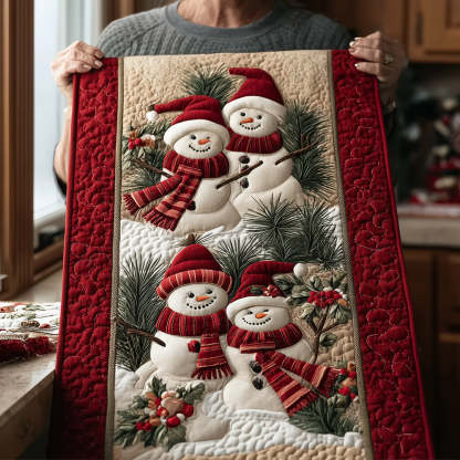 Snowy Couple Moments Quilted Table Runner NCU0TH3861-tidenox