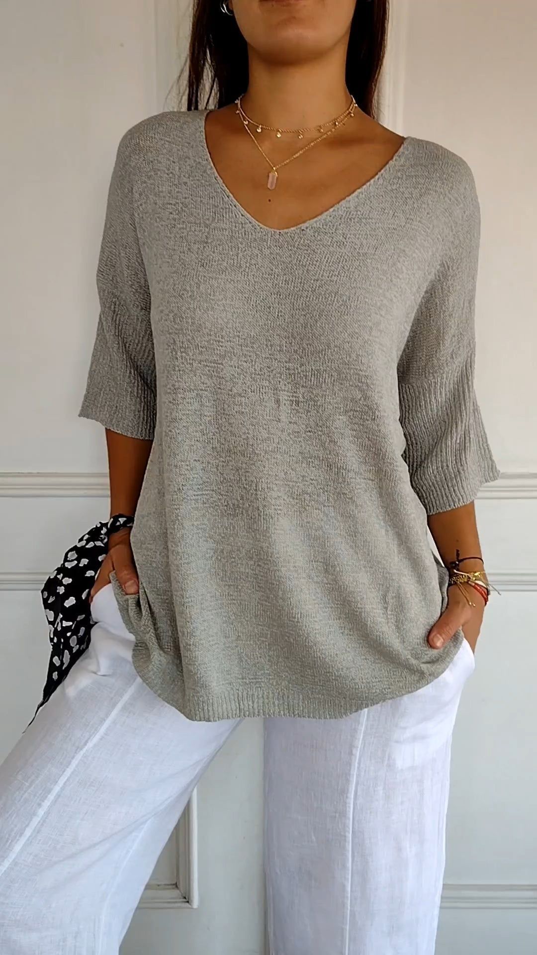 Solid Color Knitted V-neck Top-tidenox