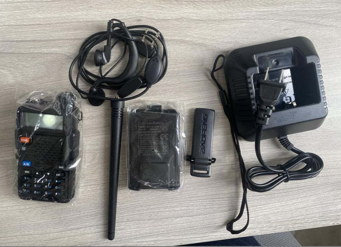 📻✨ UV-5R Dual Band Ham Radio – Stay Connected Anywhere! 🌍🚶‍♂️-tidenox