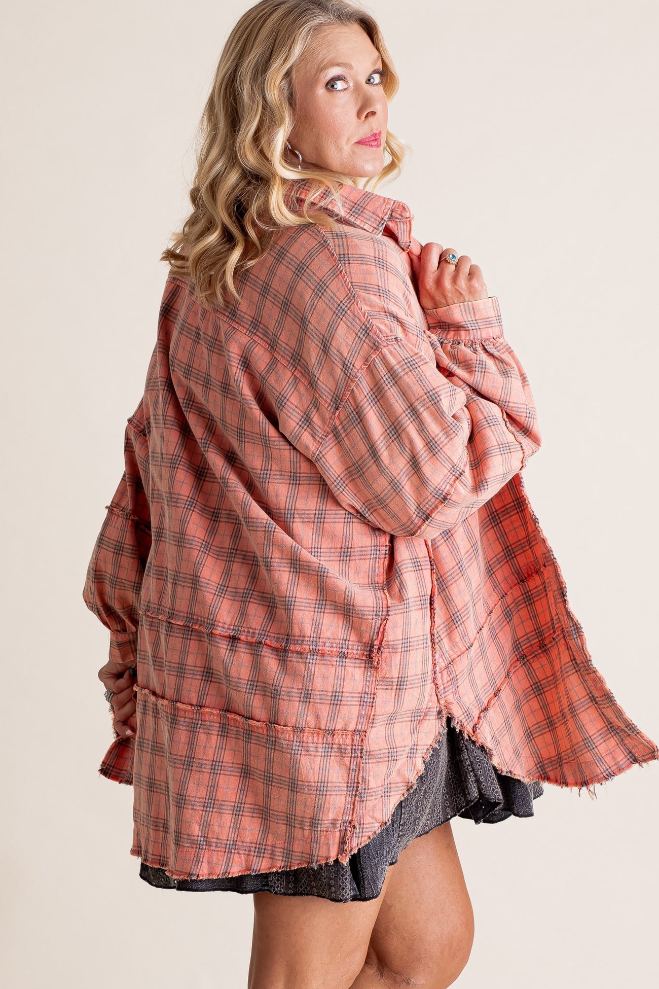 Women's Seams Raw Edge Washed Oversized Shirt Jacket with Pockets-tidenox