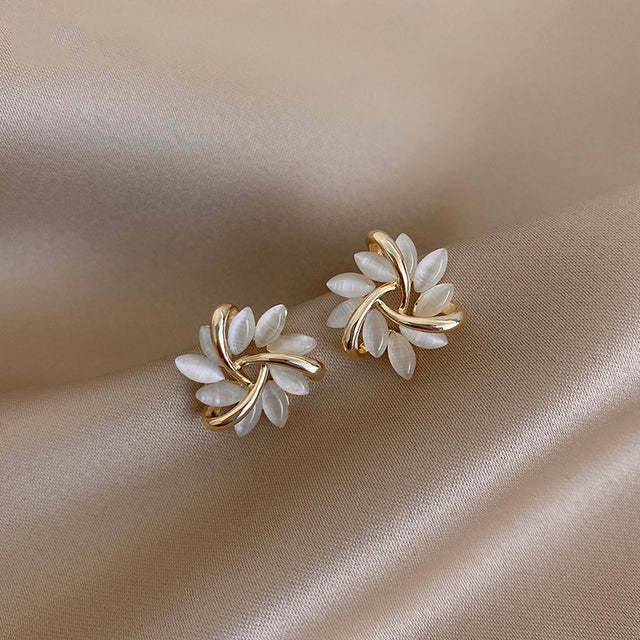 Tori™ – Curved Stone Flower Earrings-tidenox