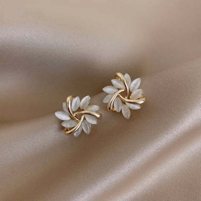 Tori™ – Curved Stone Flower Earrings-tidenox