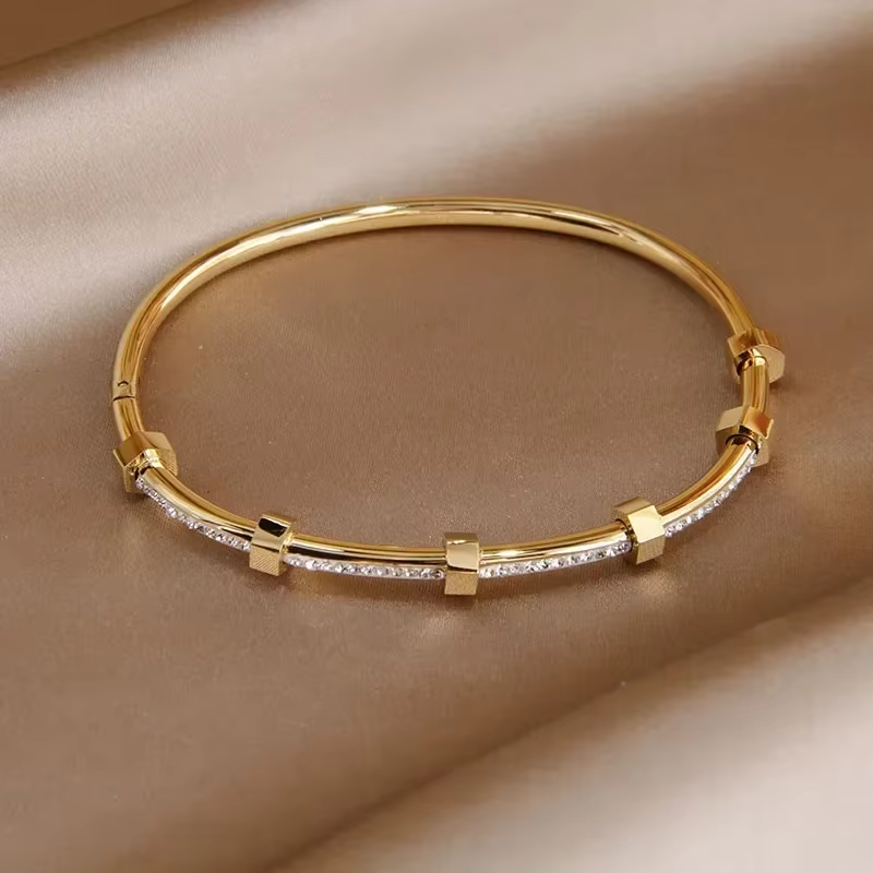 Moissanite-Studded Gold-Plated Bracelet-tidenox
