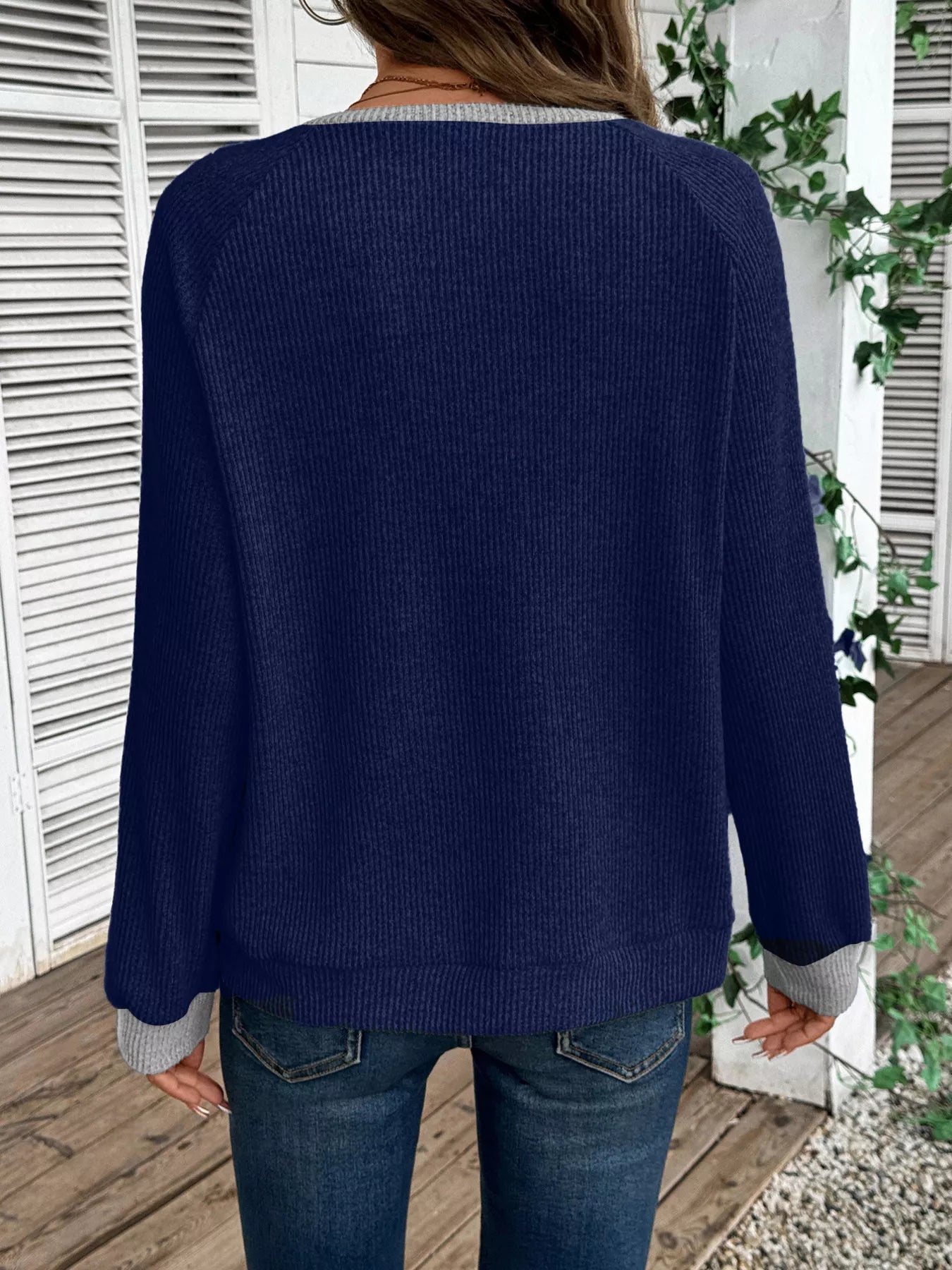 Ribbed Knit Two-Tone Top-tidenox