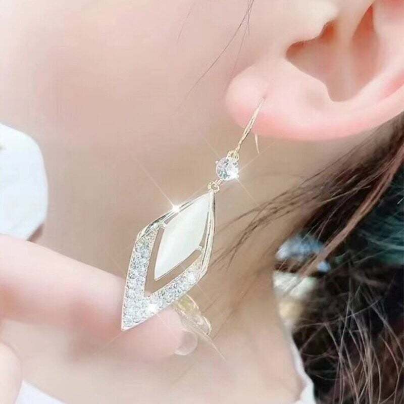 Fashion Rhombus Zircon Earrings-tidenox