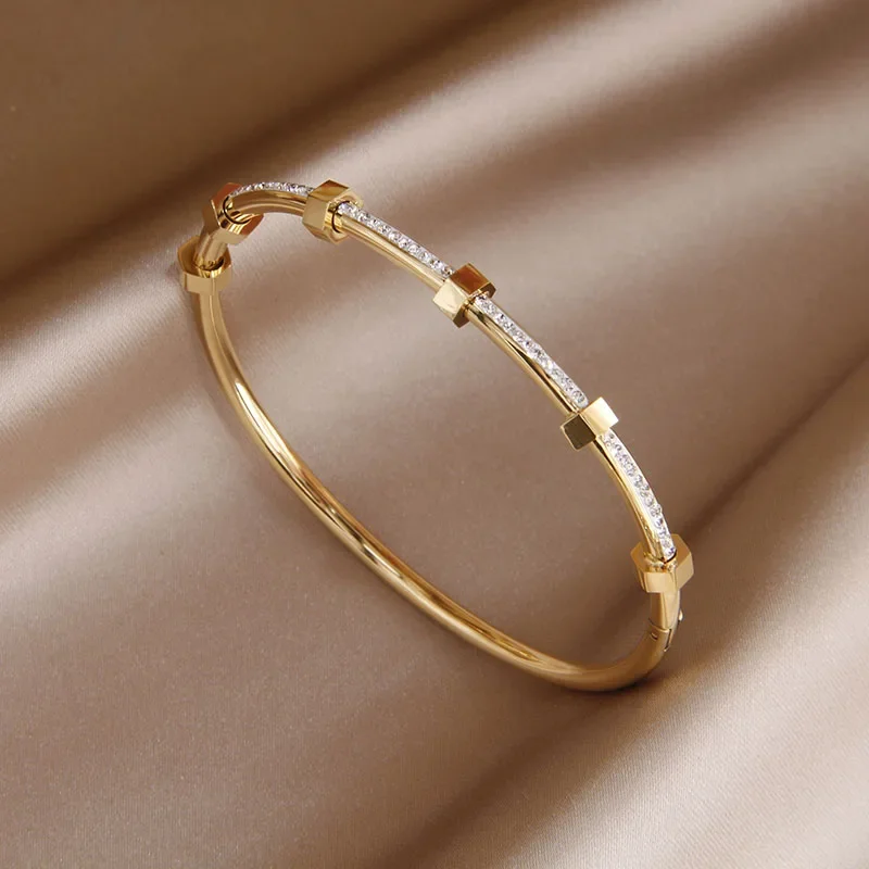 Moissanite-Studded Gold-Plated Bracelet-tidenox