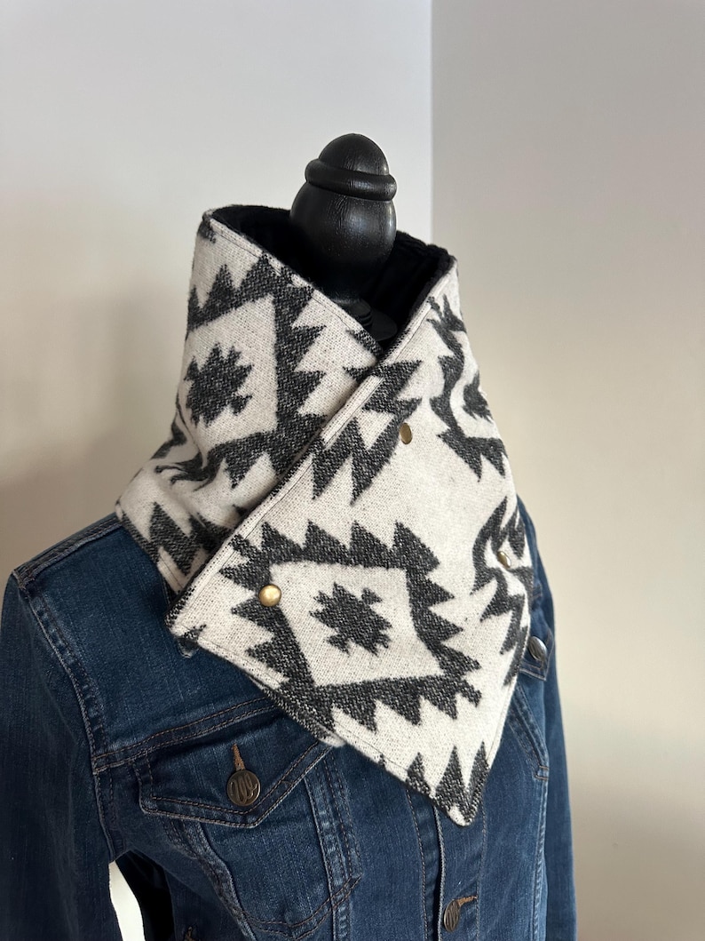 Western White Aztec Warm Neck Hood