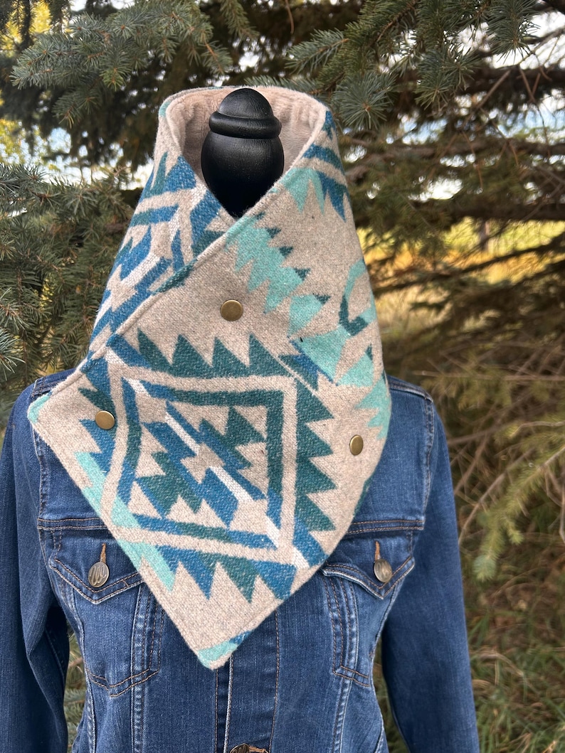 Western neck cowl