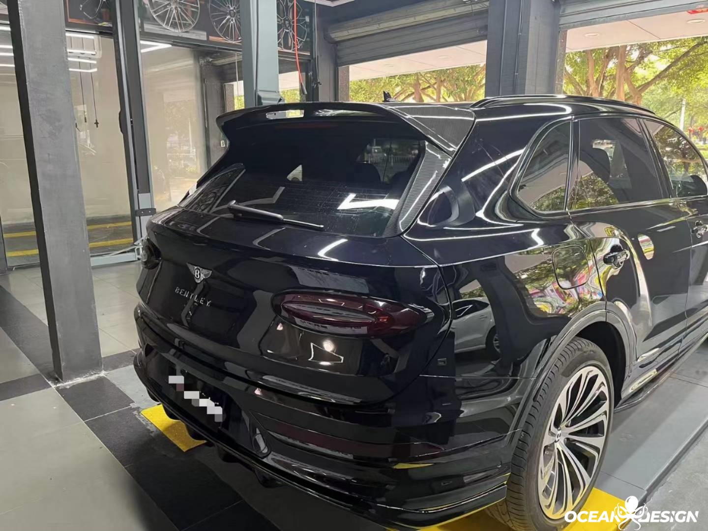 2021-2025 Bentley Bentayga V8 S Dry Carbon Rear Diffuser High-End Upgrade