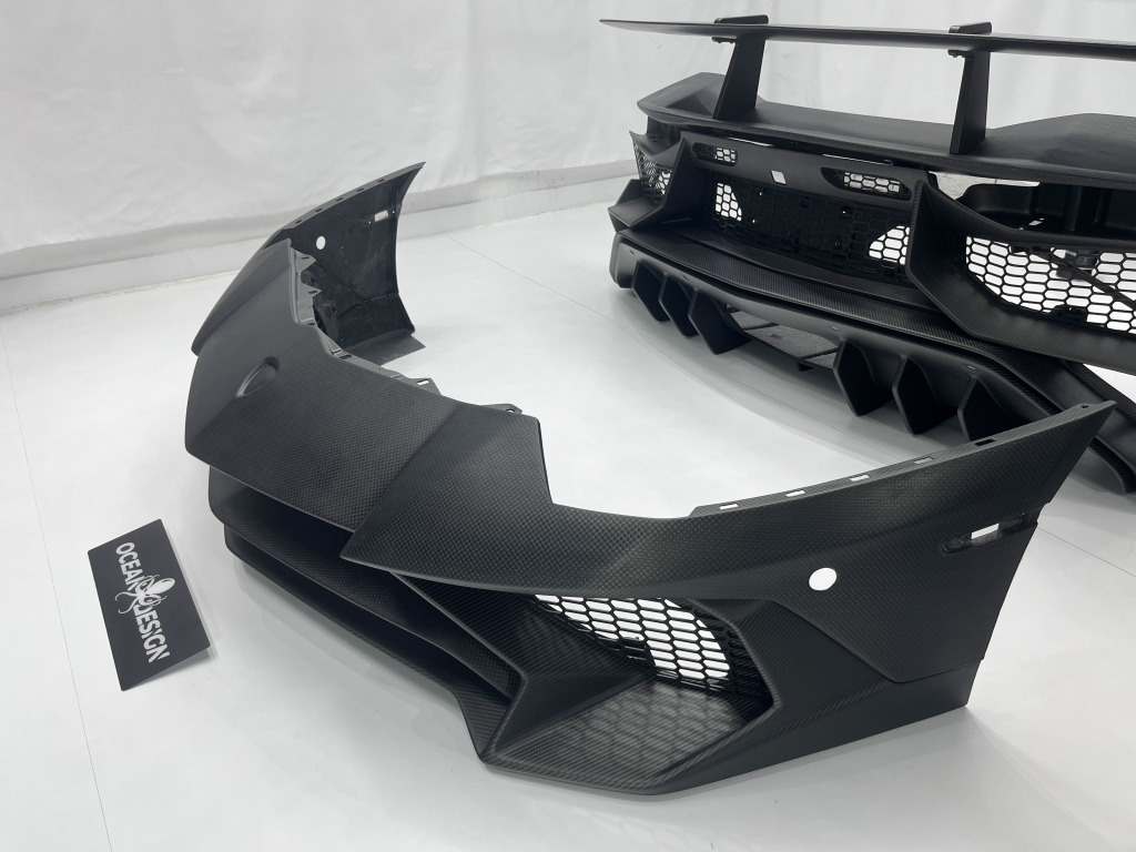 Lamborghini LP700 to LP750-4 SV Dry Carbon Fiber Conversion Body Kit