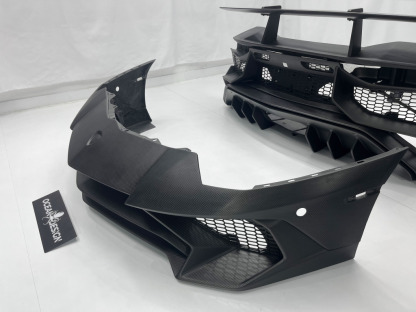 Lamborghini LP700 to LP750-4 SV Dry Carbon Fiber Conversion Body Kit