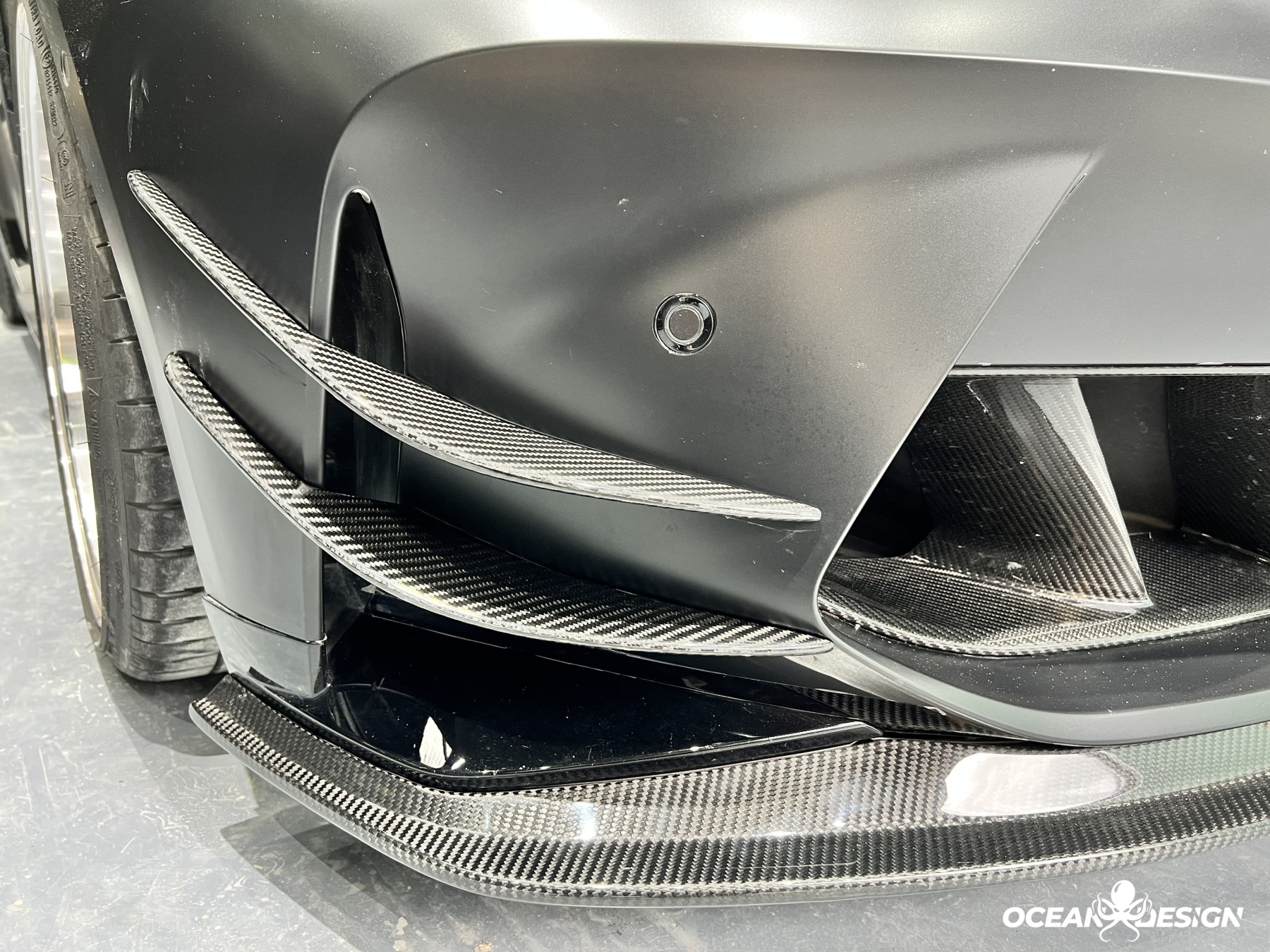 2021–2025 BMW M3 (G80) / M4 (G82) AC Style Front Canards – Dry Carbon Fiber