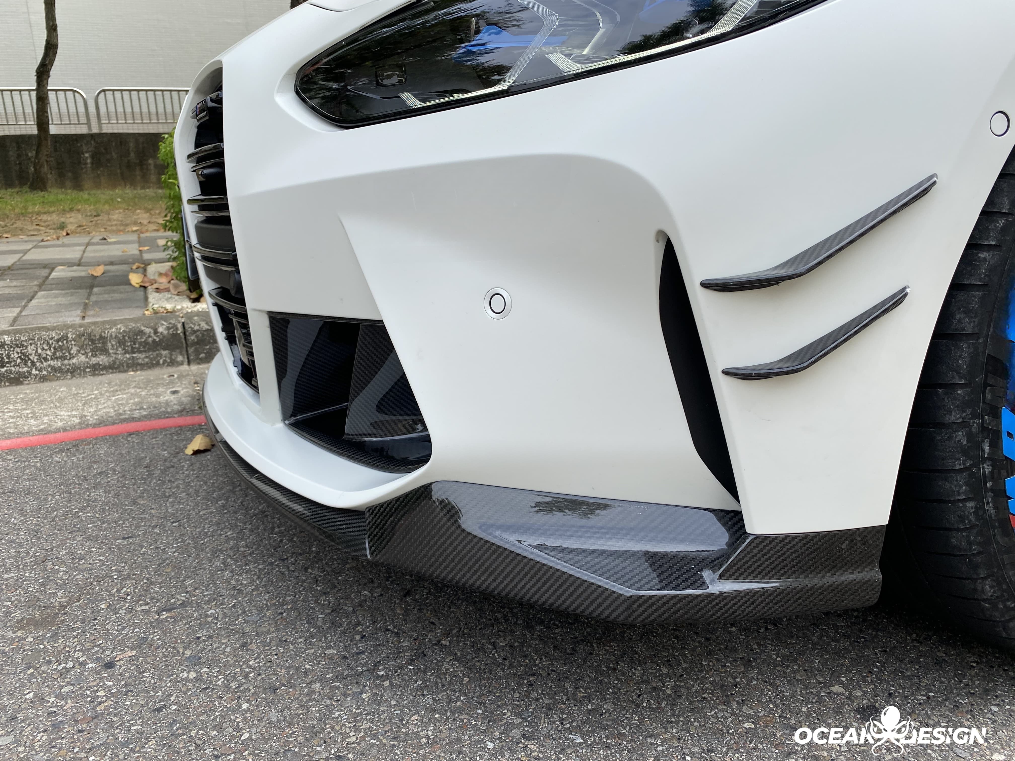 2021–2025 BMW M3 (G80) / M4 (G82) MP Style Front Canards – Dry Carbon Fiber