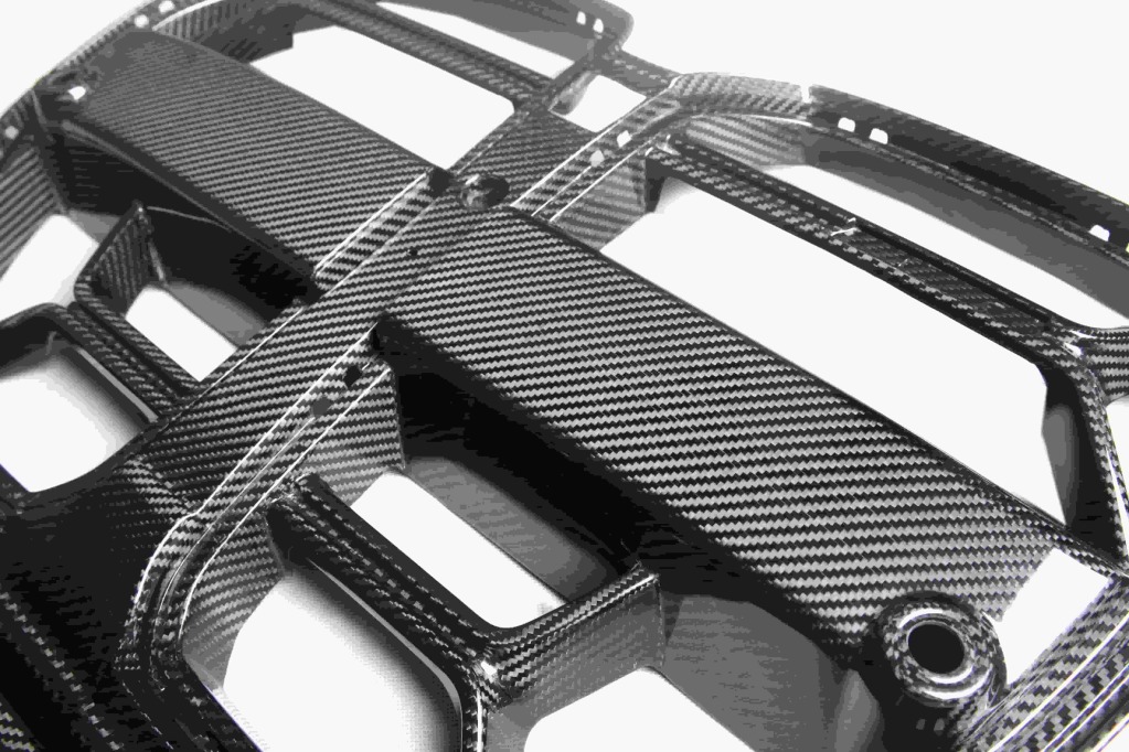 BMW M3 (G80) / M4 (G82) V-Style Dry Carbon Front Grille – 3K Matte Finish
