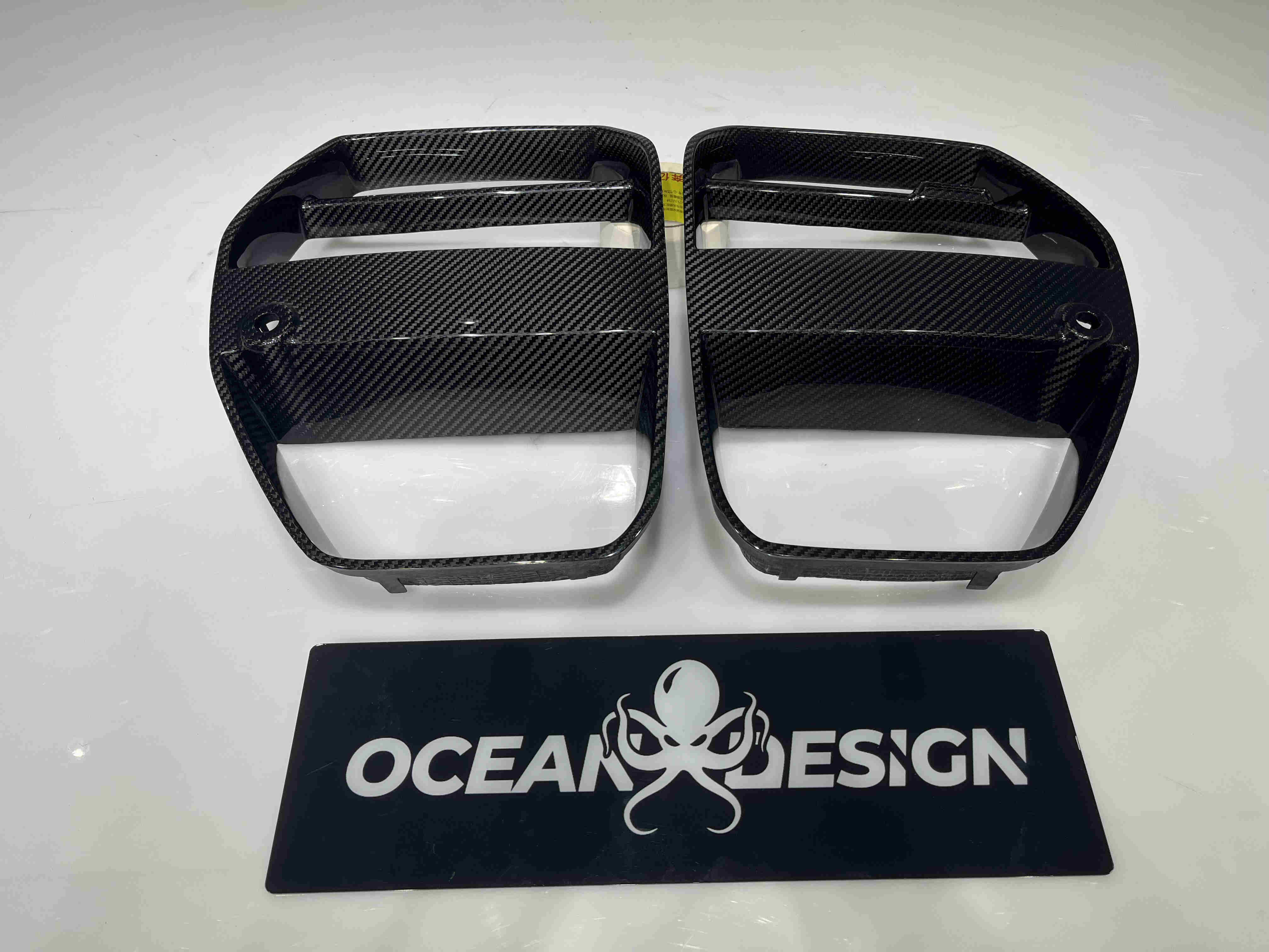 BMW M3 (G80) / M4 (G82) V-Style Dry Carbon Front Grille – 3K Matte Finish