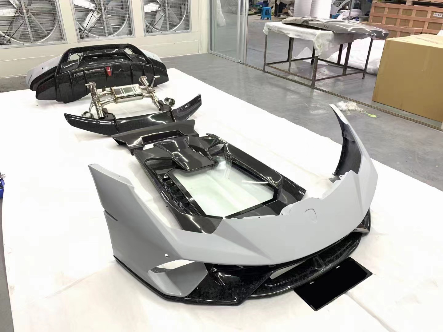 Lamborghini Huracán 580/610/EVO to Performante Upgrade Kit - Dry Carbon Fiber