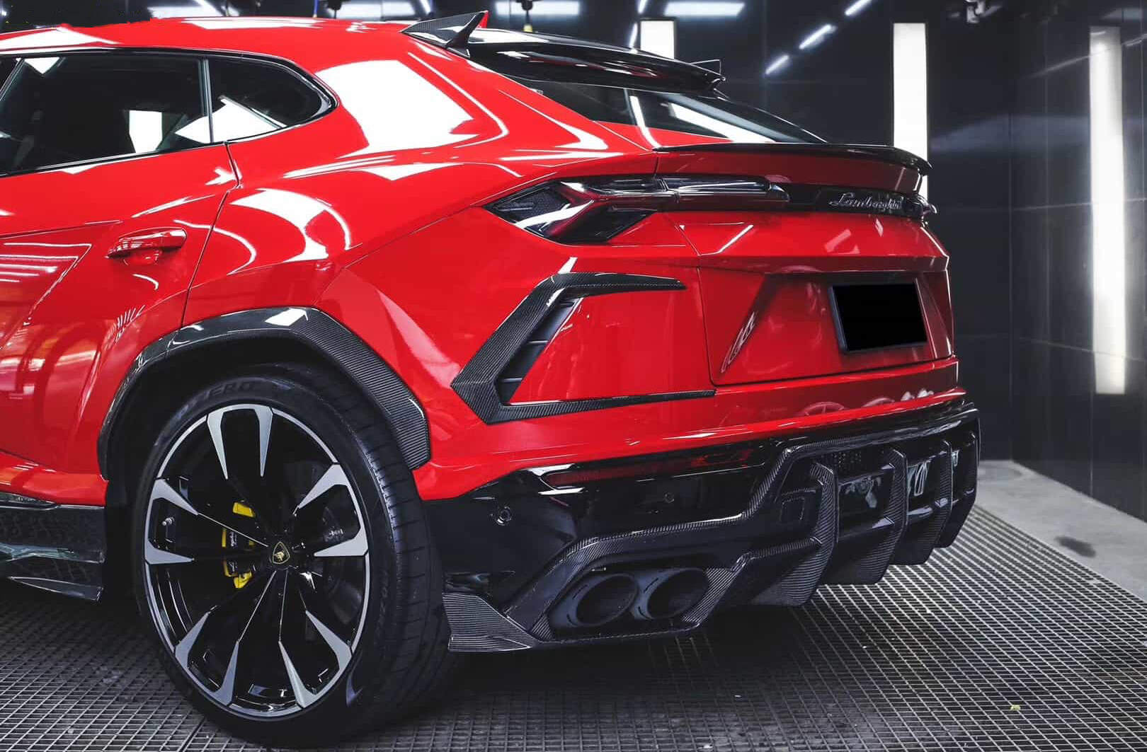 2018-2022 Lamborghini URUS Rear Diffuser Dry Carbon Fiber TC Series Bodykit