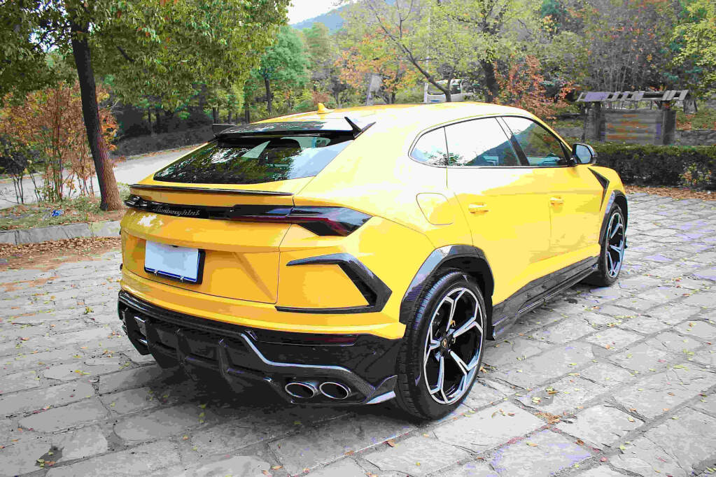 2018-2022 Lamborghini URUS Rear Diffuser Dry Carbon Fiber TC Series Bodykit