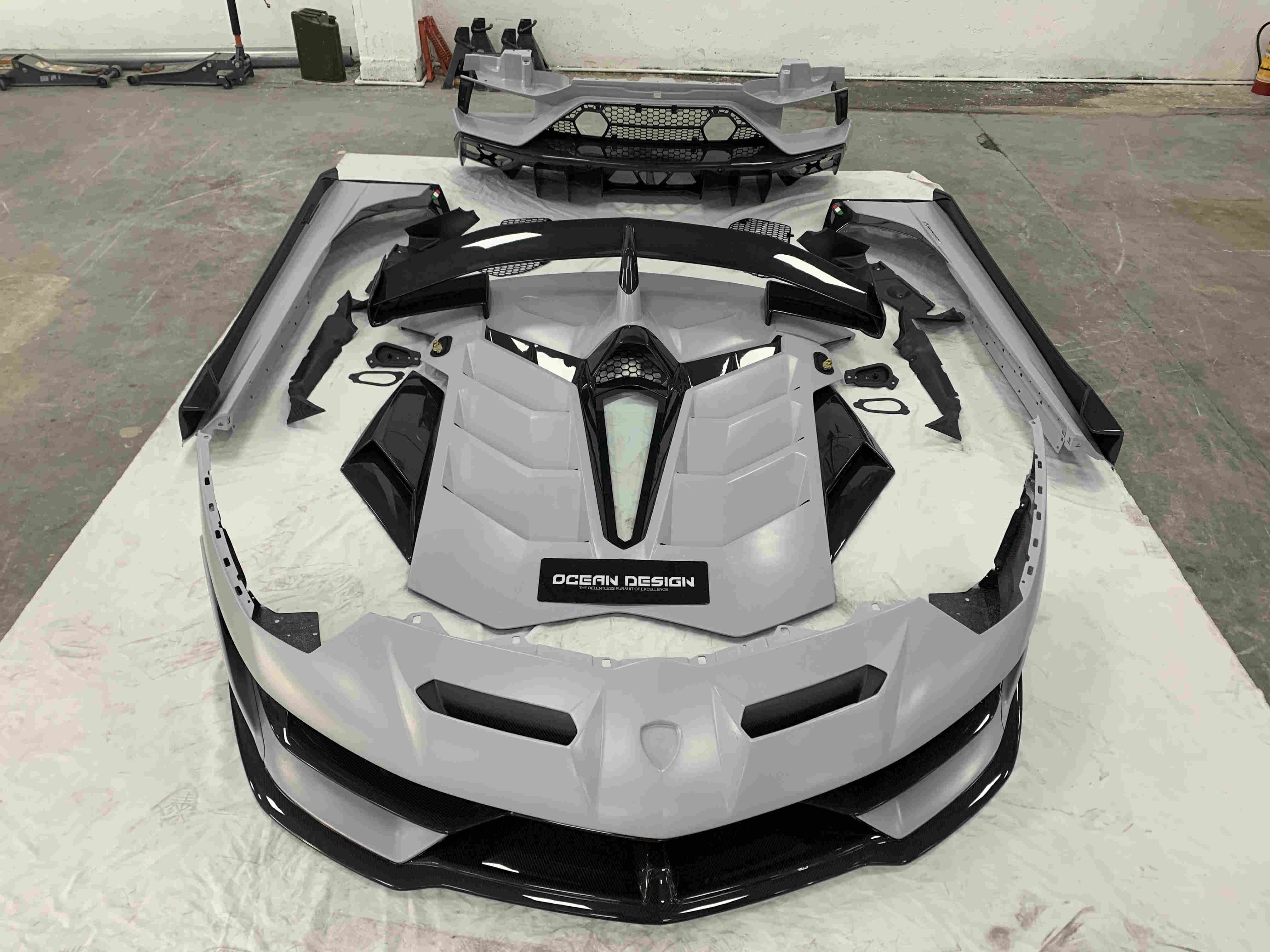Lamborghini LP700/720/750 to Aventador SVJ Coupe/Roadster Dry Carbon Fiber Body Kit
