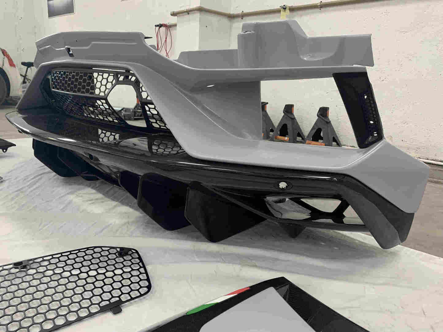 Lamborghini LP700/720/750 to Aventador SVJ Coupe/Roadster Dry Carbon Fiber Body Kit
