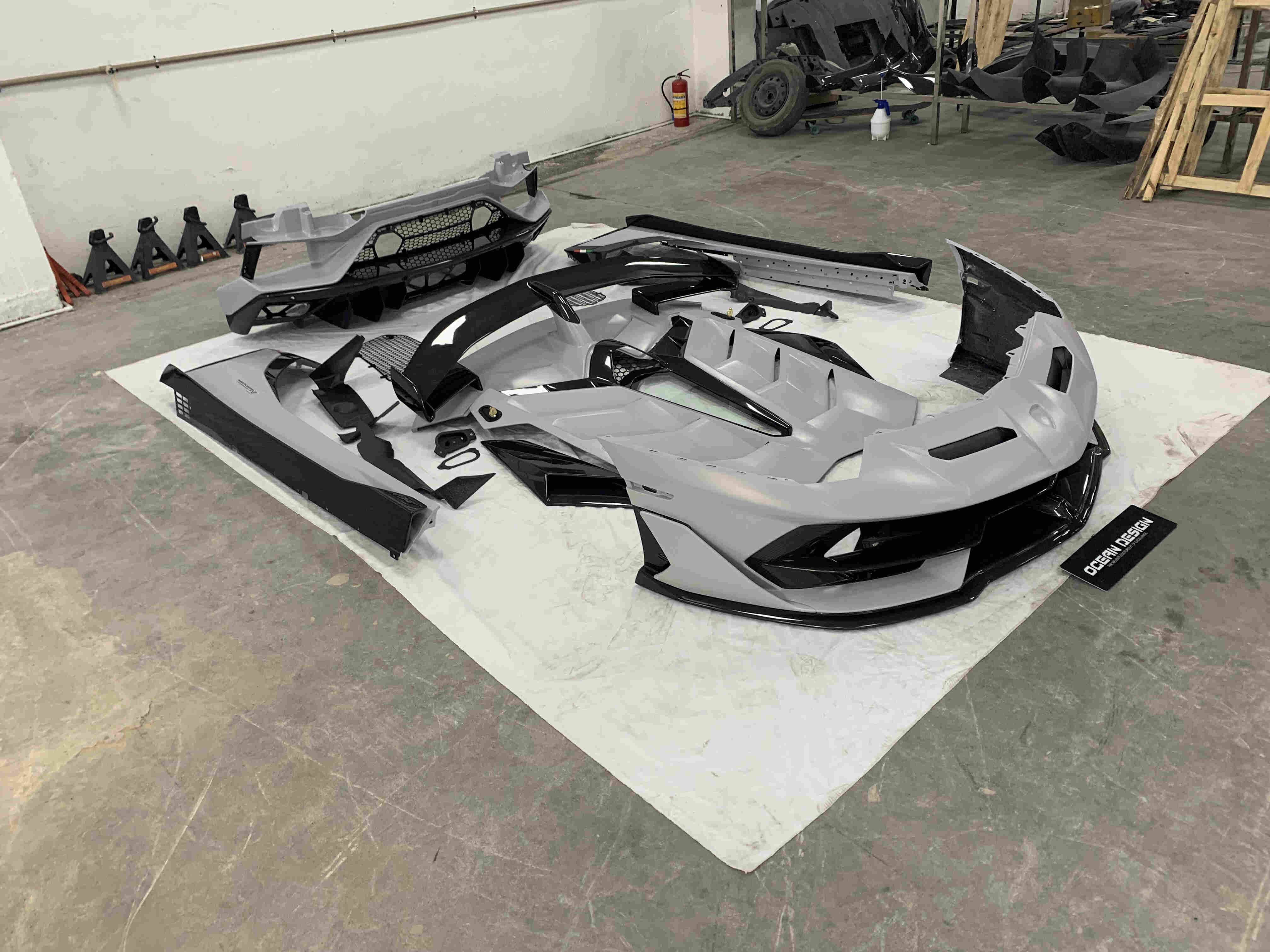 Lamborghini LP700/720/750 to Aventador SVJ Coupe/Roadster Dry Carbon Fiber Body Kit