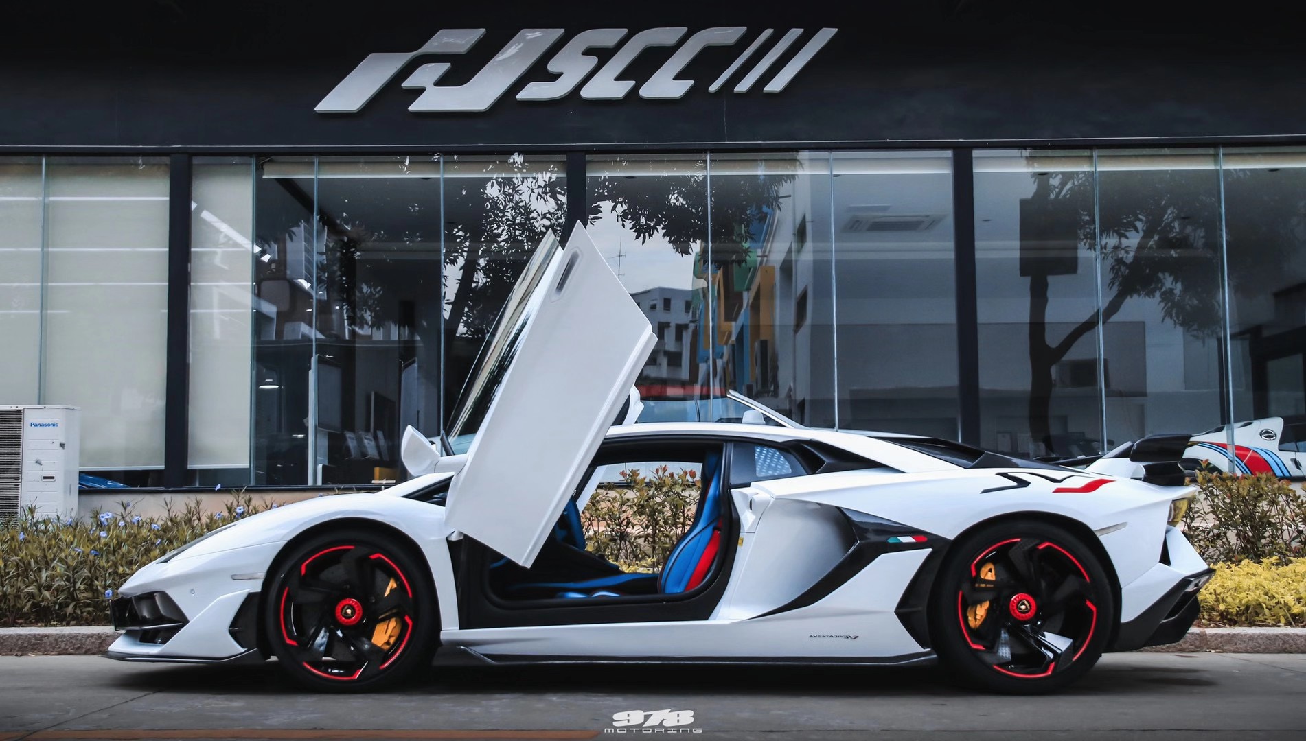 Lamborghini LP700/720/750 to Aventador SVJ Coupe/Roadster Dry Carbon Fiber Body Kit
