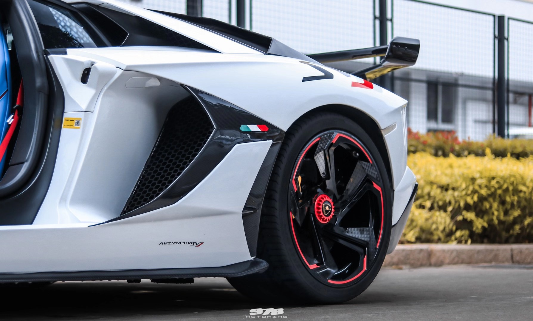 Lamborghini LP700/720/750 to Aventador SVJ Coupe/Roadster Dry Carbon Fiber Body Kit