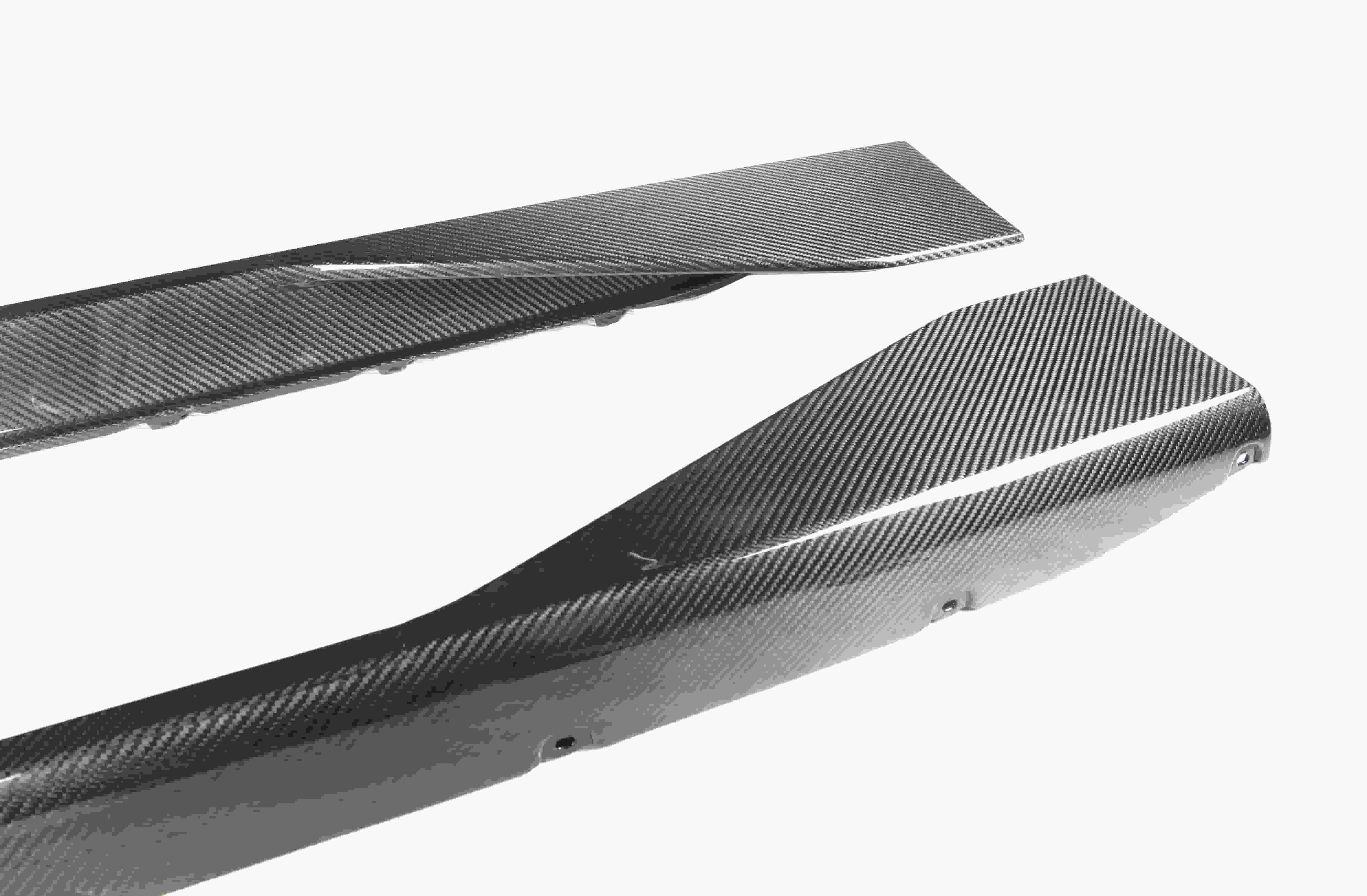 BMW M3 (G80) / M4 (G82) V-Style Dry Carbon Side Skirts