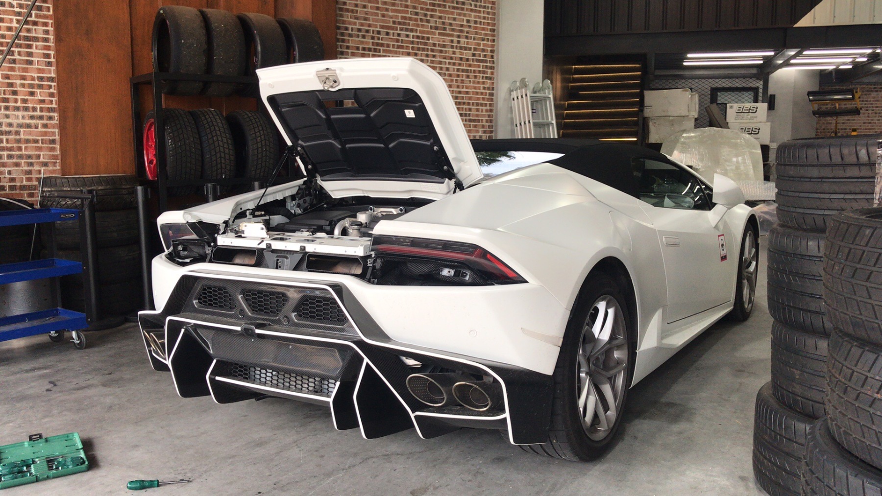 Lamborghini LP580/LP600/LP610 V Style Dry Carbon Parts - styling view