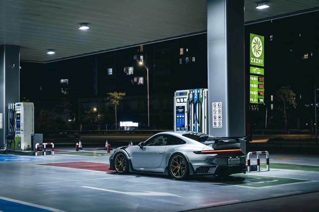 Porsche 911 992.1 Ghost Style Dry Carbon Parts - styling view