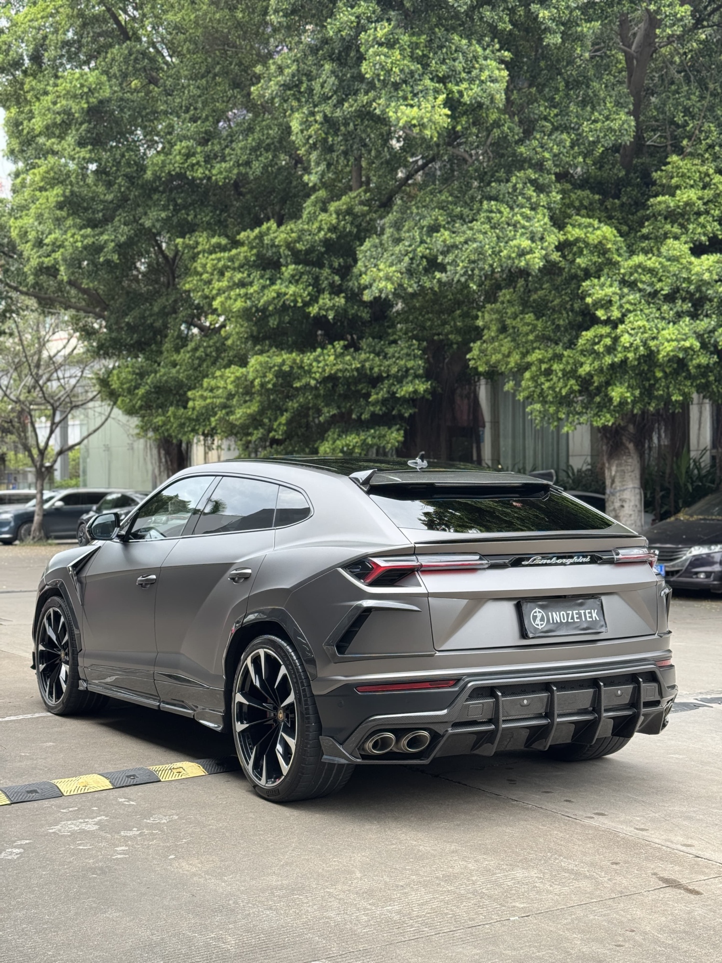 Lamborghini Urus Topcar Style Dry Carbon Parts - styling view