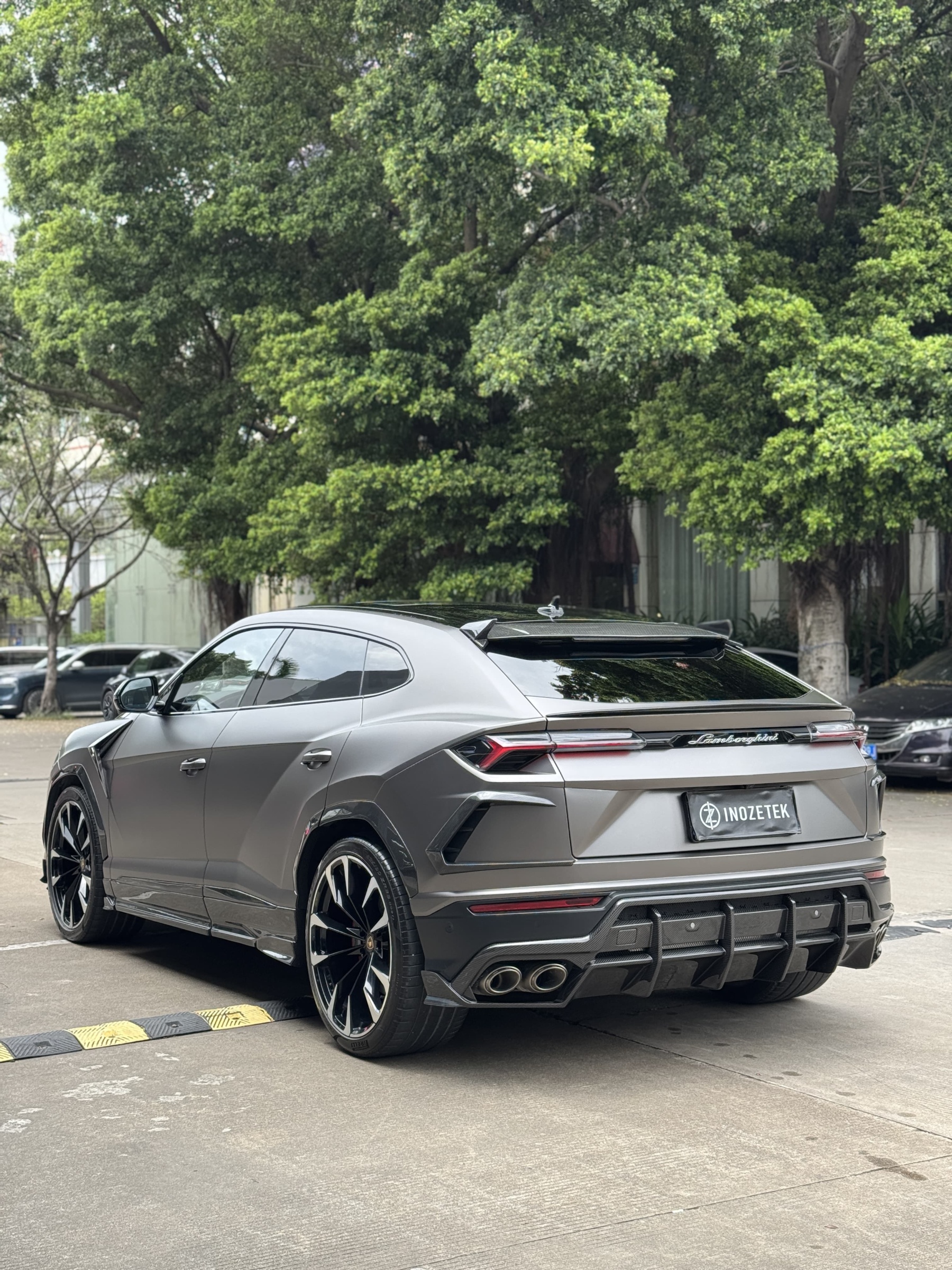 Lamborghini Urus Topcar Style Dry Carbon Parts - styling view