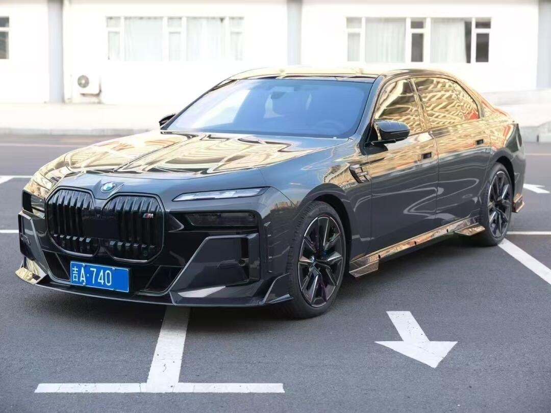 BMW 7 Series G70 MSY Style Parts - styling view