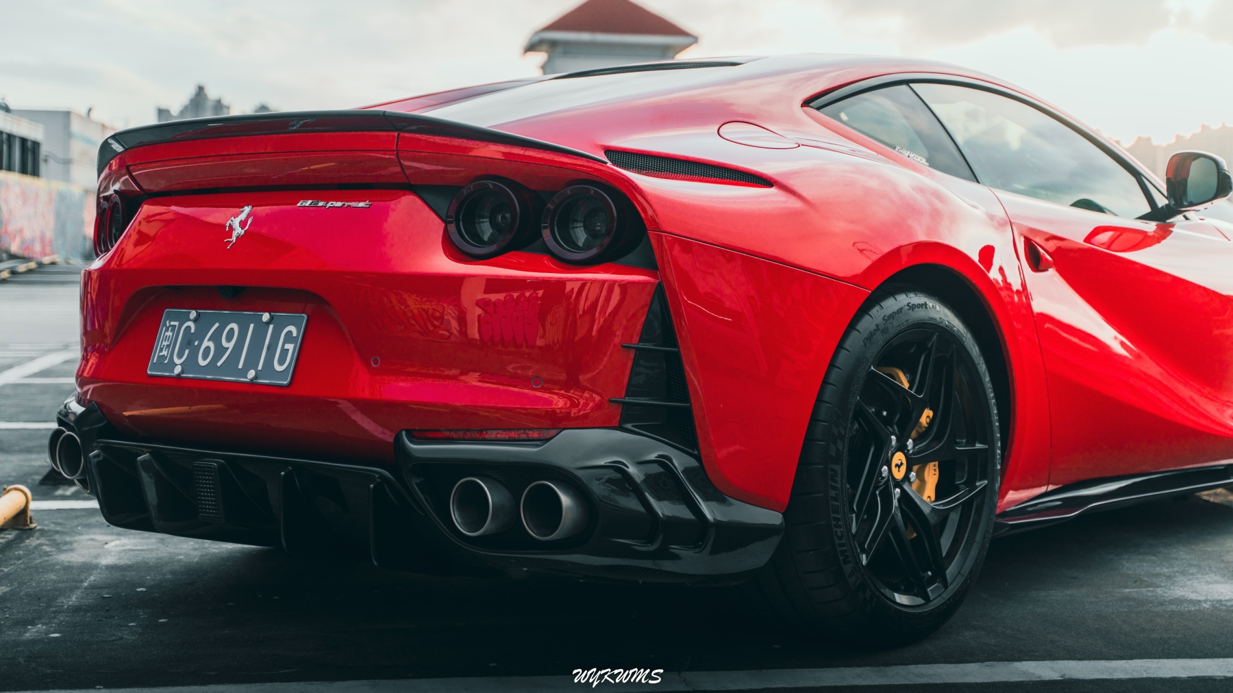 Ferrari 812 MSY Style Dry Carbon Parts - styling view
