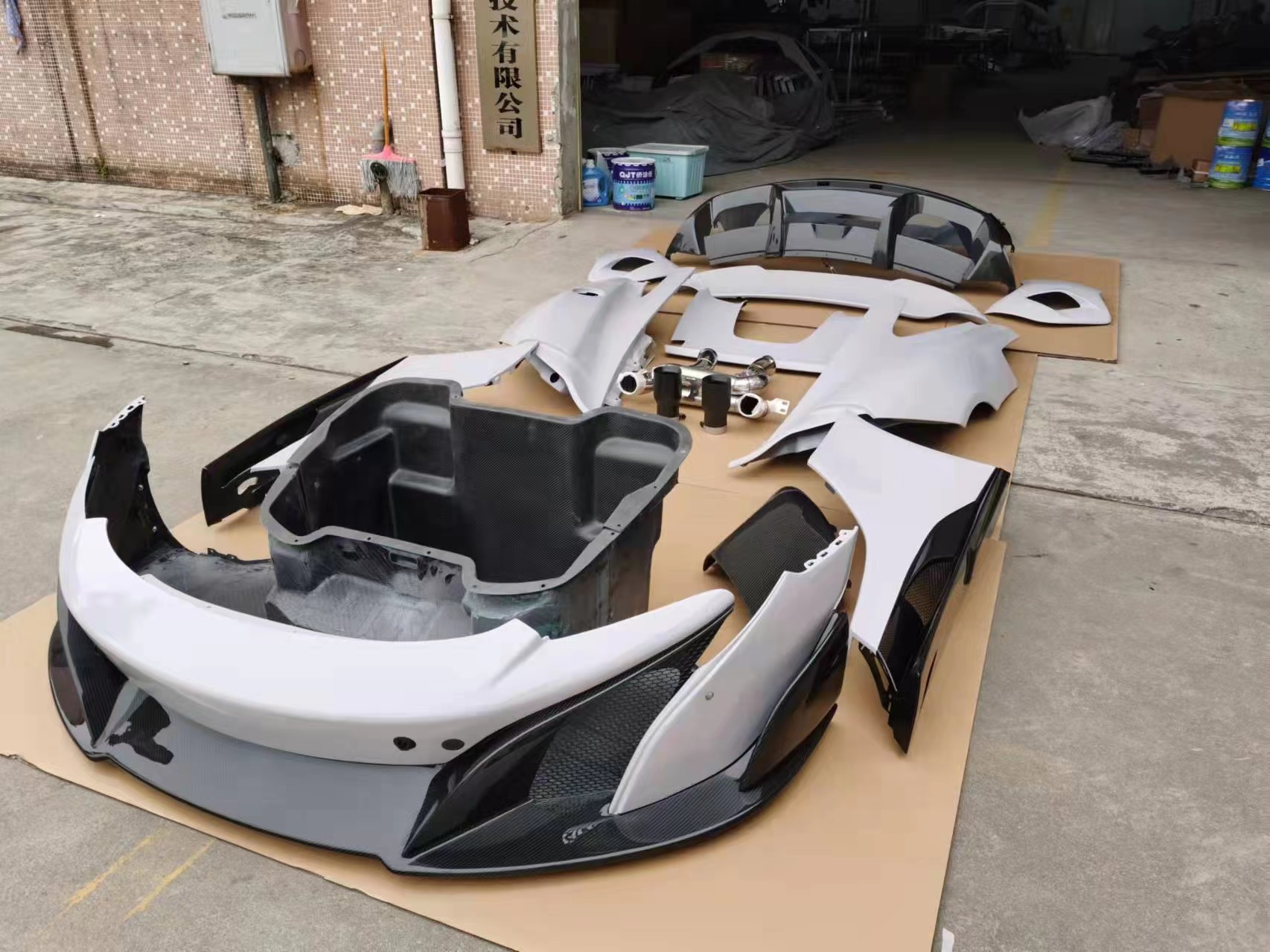 McLaren MP4-12C/625/650S 675LT Style Carbon Conversion Kit - styling view