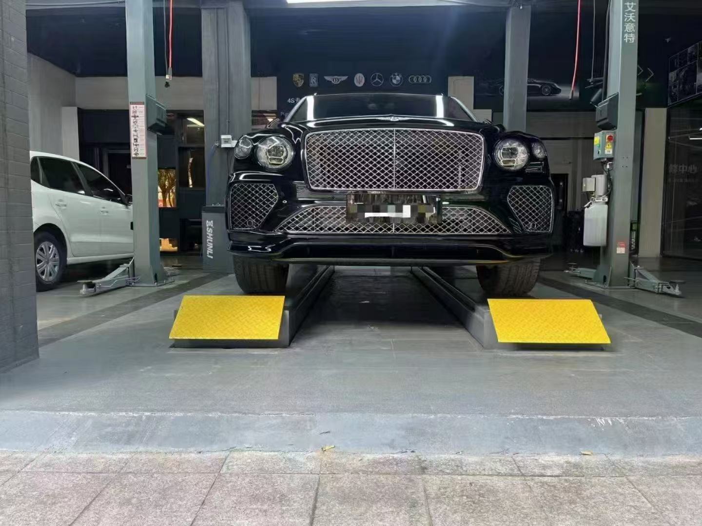 Bentley Bentayga 2021-2025 V8 S Style Dry Carbon Parts - styling view