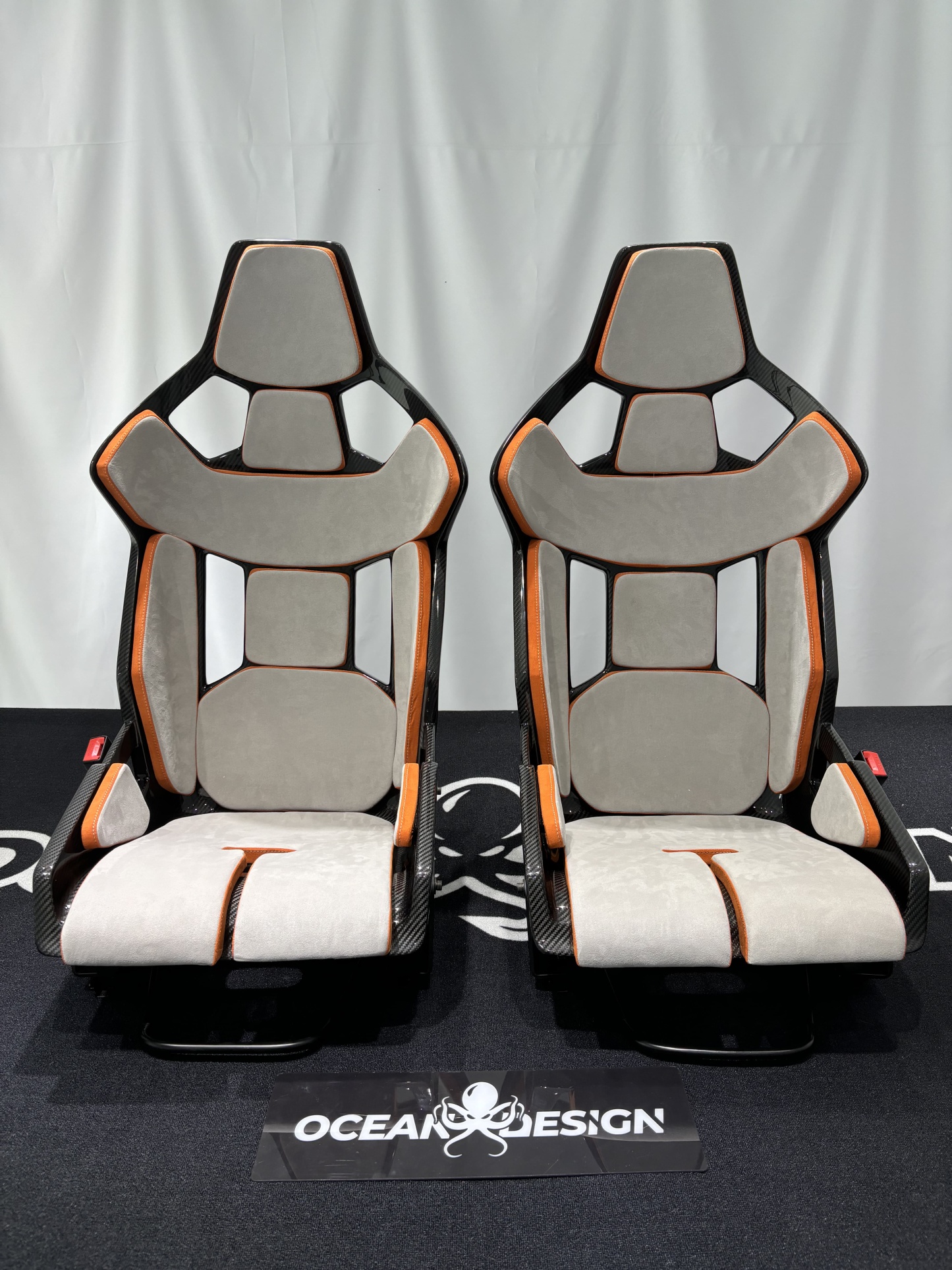 Porsche GW Style Dry Carbon Bucket Seat - styling view