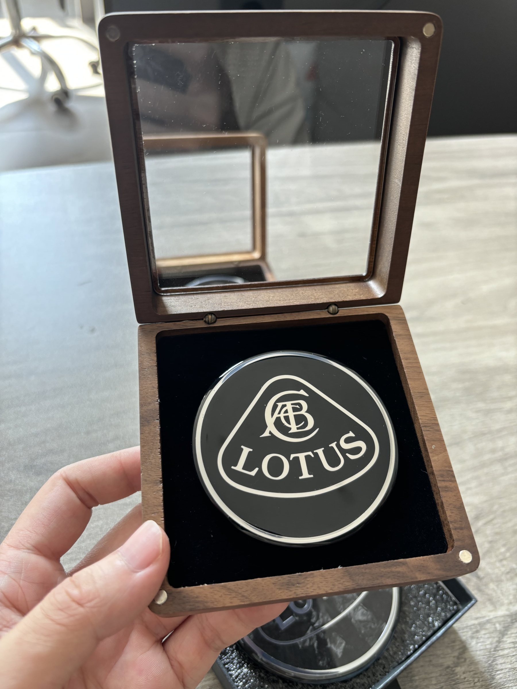 Lotus Emira/Eletre/Emeya Marble-Pattern Dry Carbon Badges - styling view