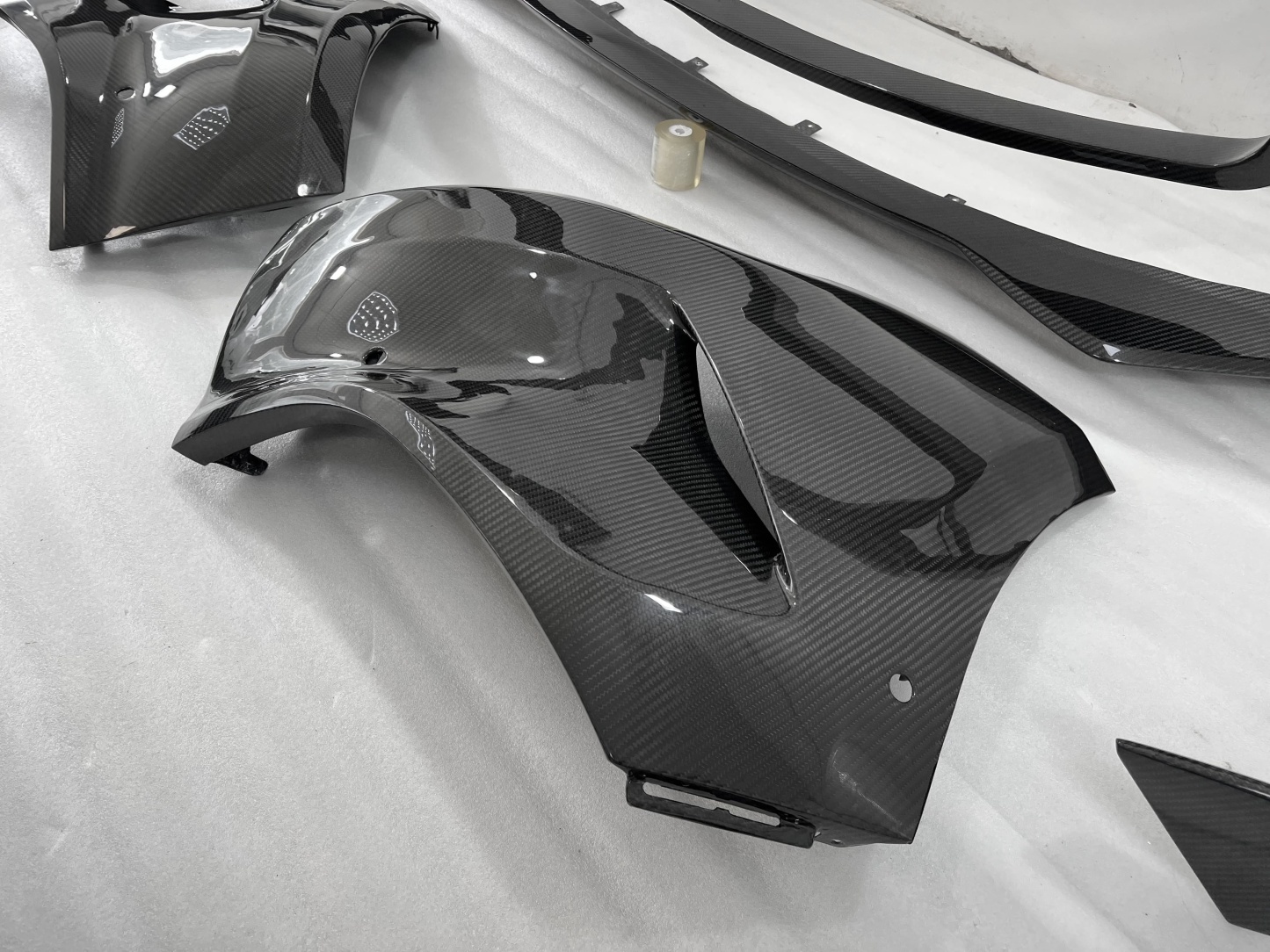 Aston Martin DBX 707 Style Conversion Parts - styling view
