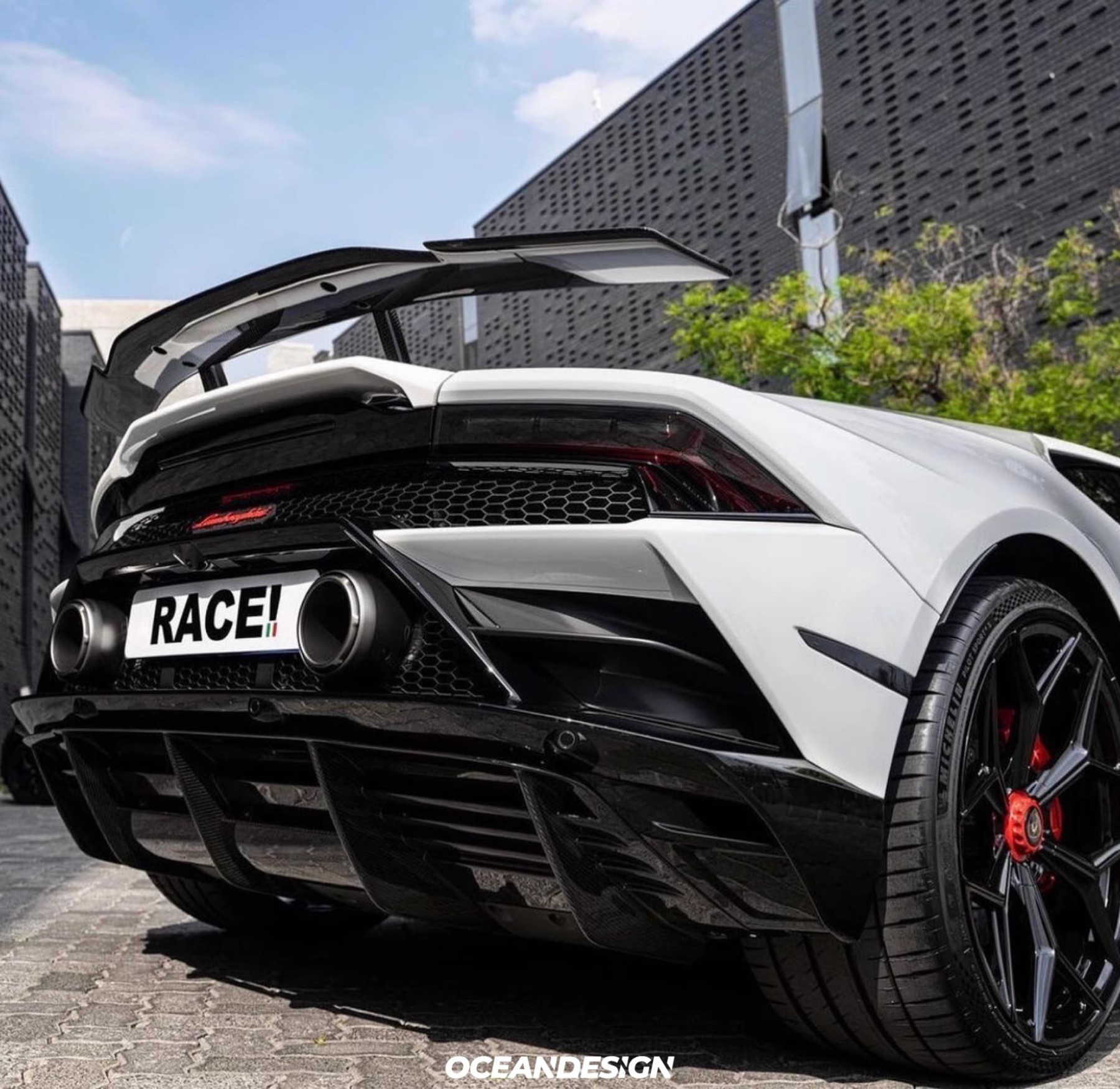 Lamborghini Huracan EVO AWD N Style Dry Carbon Parts - styling view