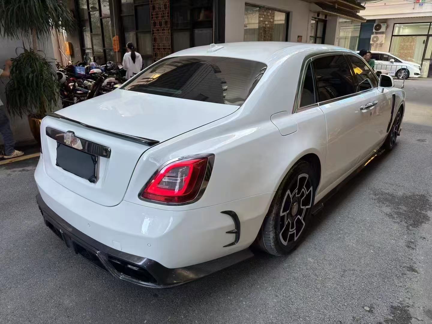 Rolls-Royce Ghost MSY Style Dry Carbon Parts - styling view