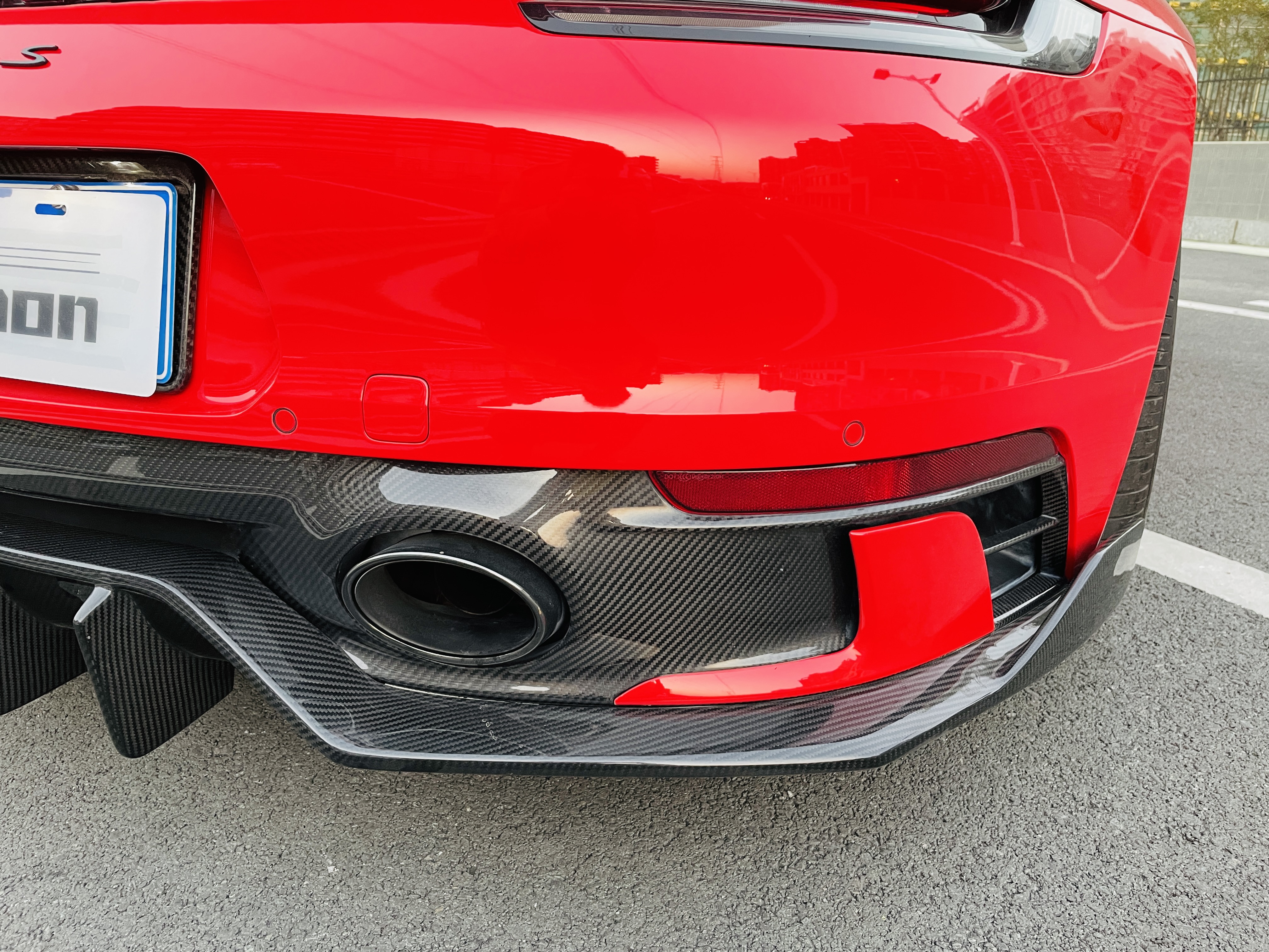 Porsche 911 992.1 Mi Style Dry Carbon Parts - styling view