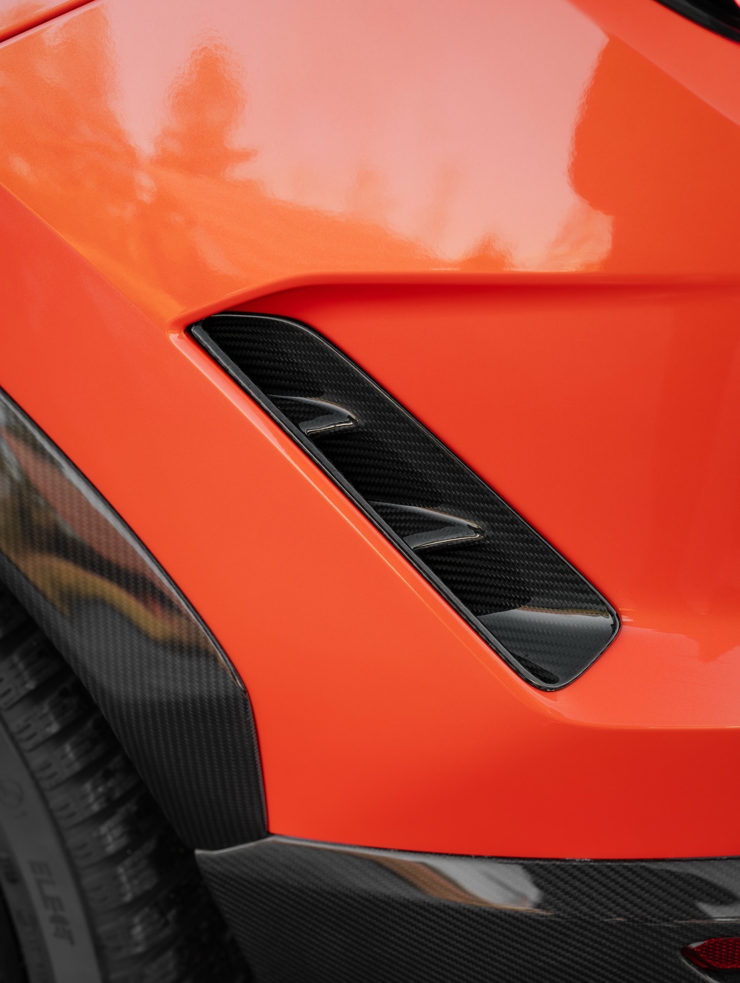 Lamborghini Urus SE N Style Parts - styling view