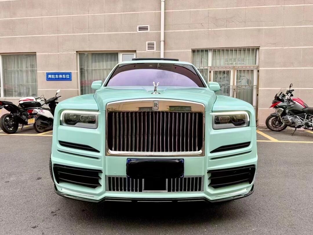Rolls-Royce Cullinan MSY Generation 1 Style Dry Carbon Body Kit - styling view
