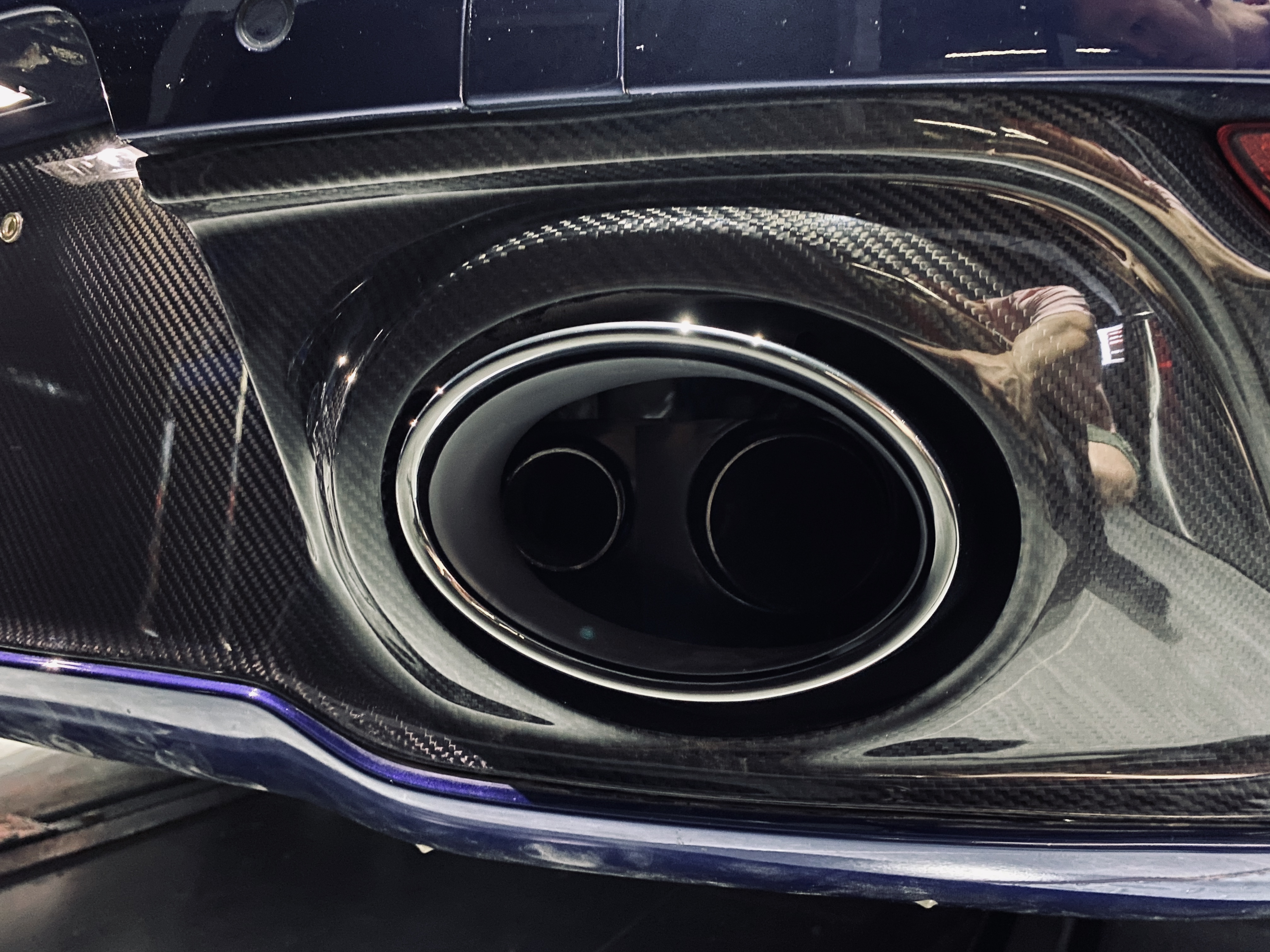 Porsche 911 992 SD Style Dry Carbon Rear Lip - styling view