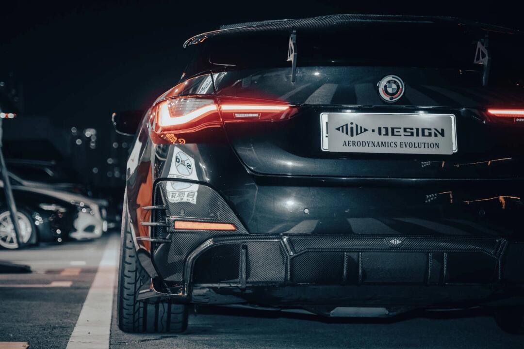 BMW G26 i4 MIW Style Carbon Fiber Parts - styling view
