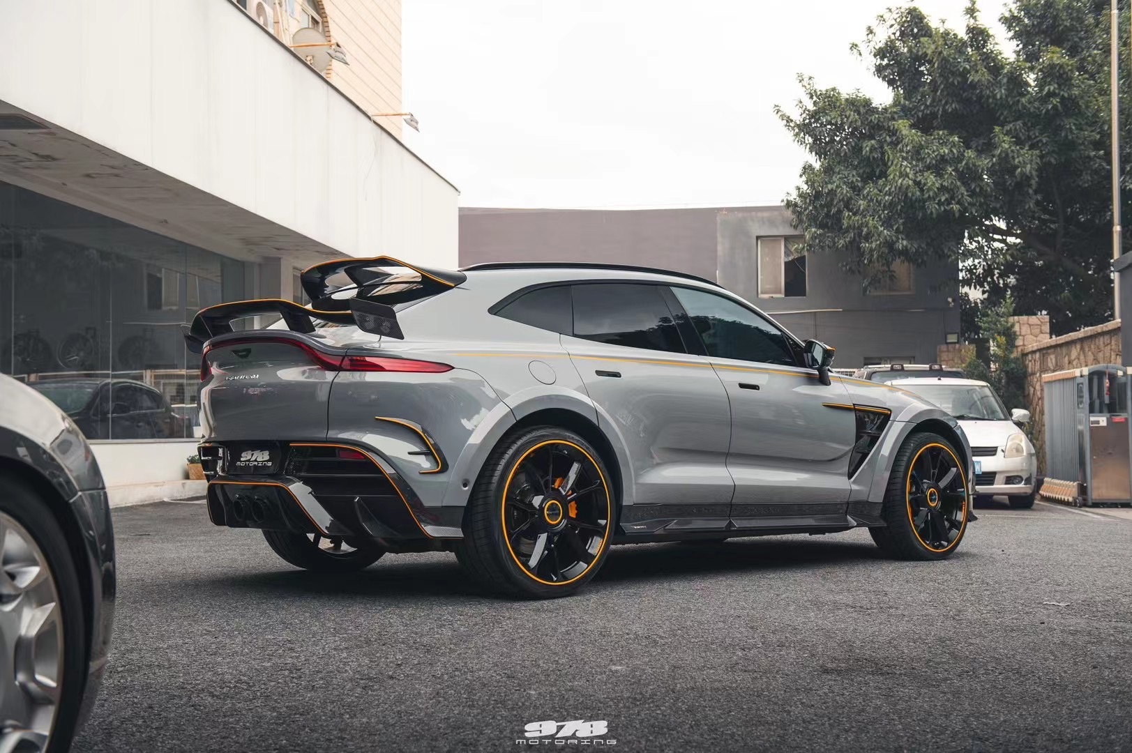 Aston Martin DBX MSY Style Widebody Parts - styling view