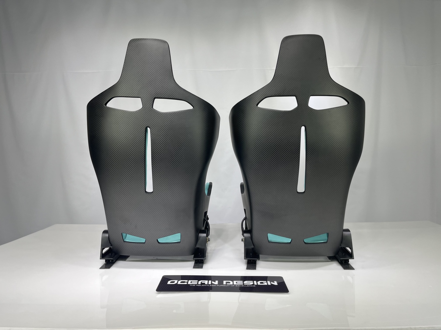 McLaren Senna Style Dry Carbon Bucket Seat - styling view