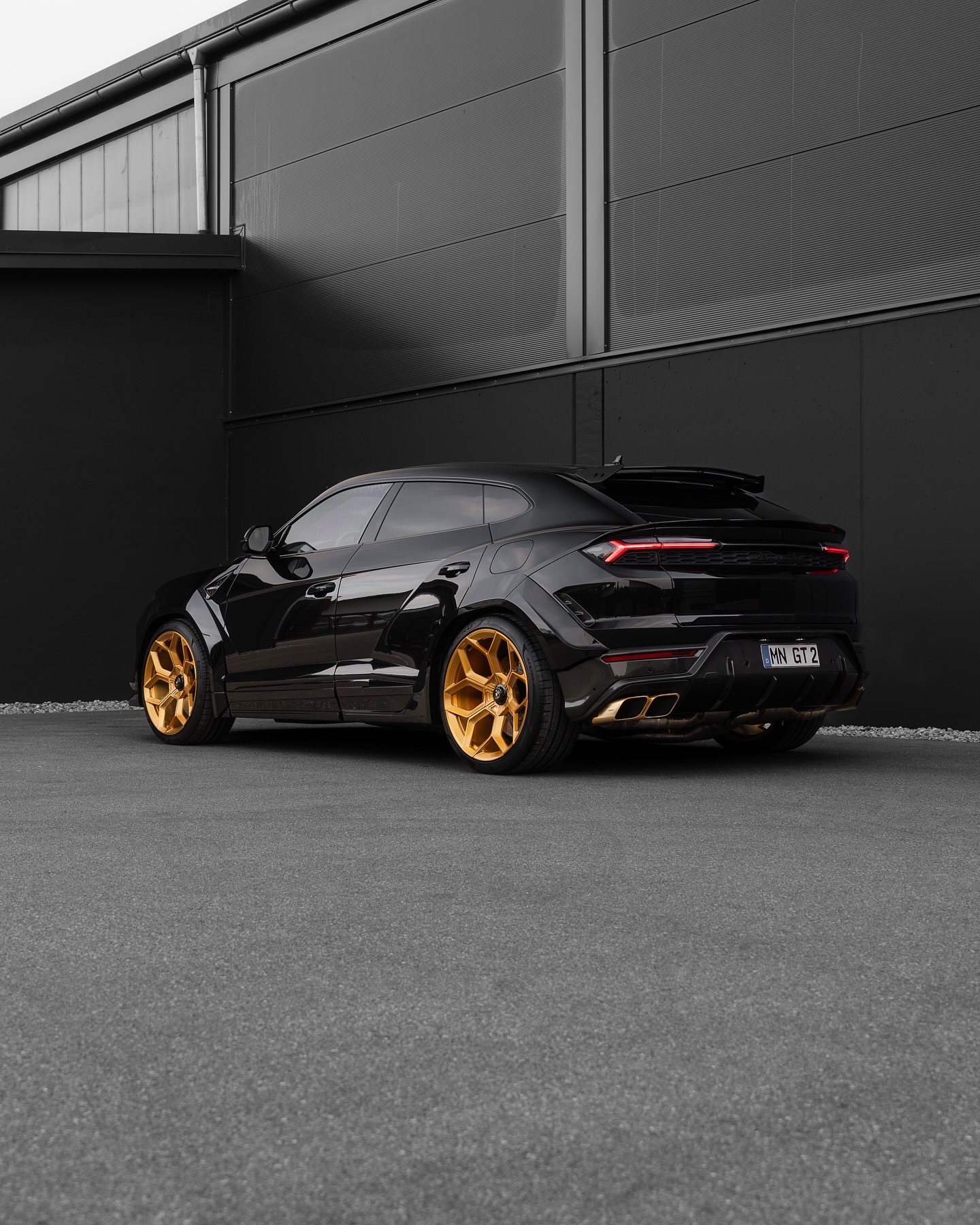 Lamborghini Urus SE N Style Parts - styling view