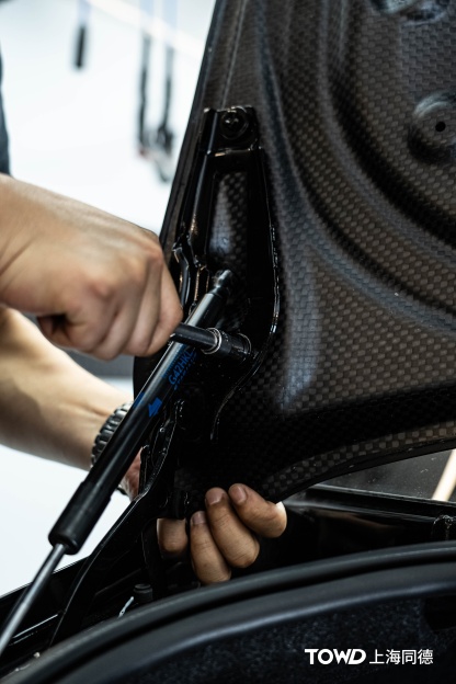BMW G87 M2 AP Style Dry Carbon Parts - styling view